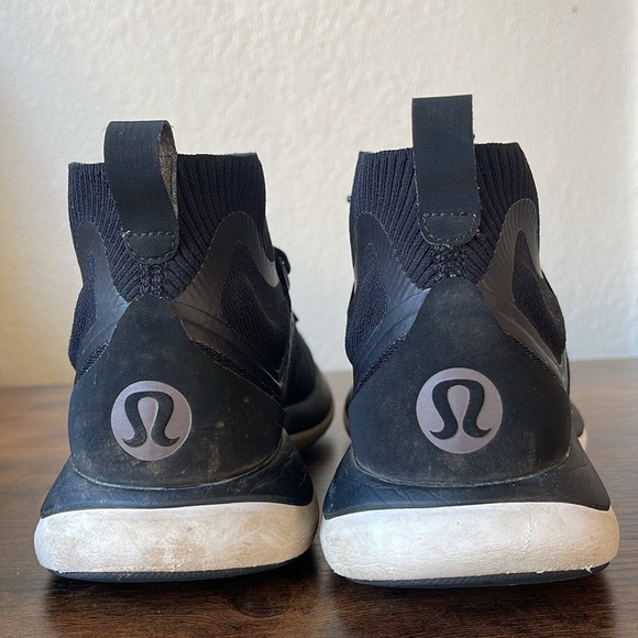 Lululemon Chargefeel Mid Womens Workout Shoe
Black / Anchor / White Size 7 - Picture 3 of 13